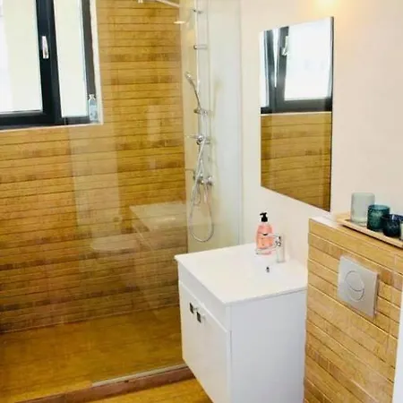 Апартаменты Bliss - Sea View Нэводари